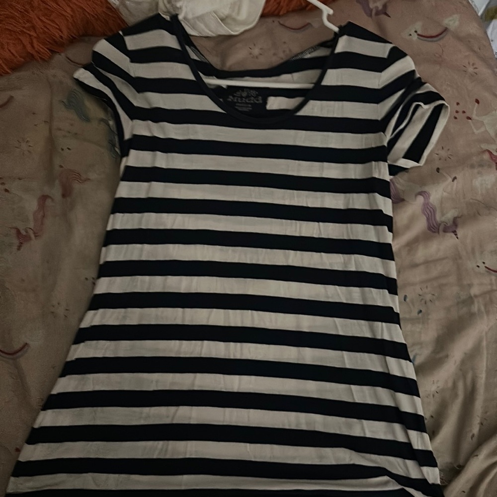 Blue and white striped t-shirt sz medium